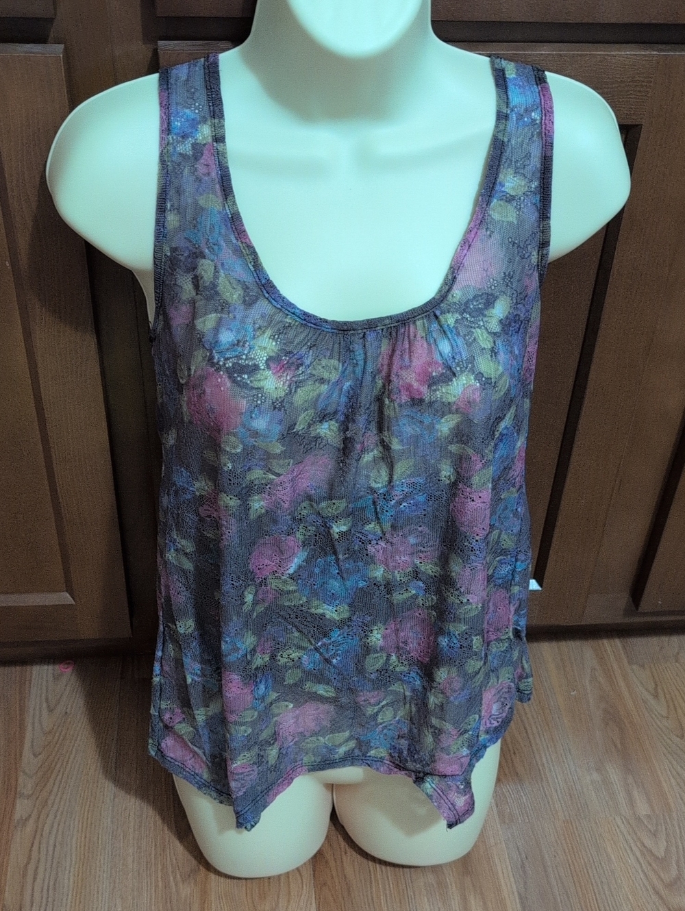 Eyeshadow Floral Mesh Scoop Tank Top - Pink & Blue